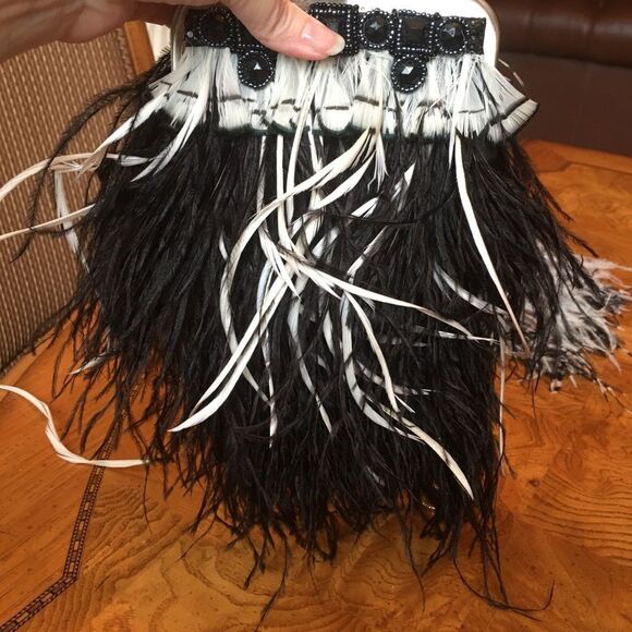 MOO ROO Black n White Feathered Purse - Picture 13 of 14